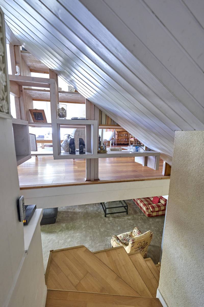 MAISON ARCHITECTE EN PIERRE TALENCE BORDEAUX BARRIERE SAINT GENES STATIONNEMENT 2 VOITURES JARDIN AVEC PISCINE