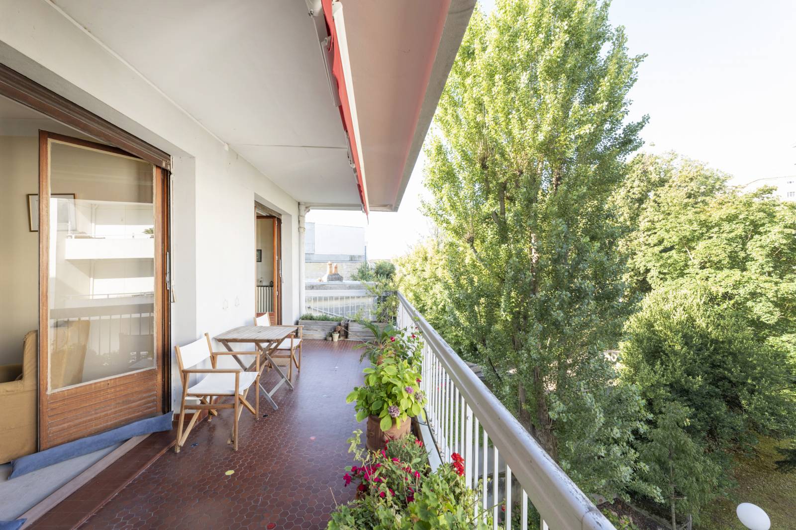 APPARTEMENT A VENDRE 4 CHAMBRES ET GARAGE FERME DANS PARC ARBORE BORDEAUX CROIX BLANCHE 