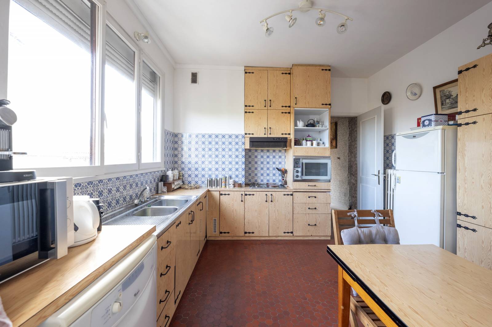 APPARTEMENT A VENDRE 4 CHAMBRES ET GARAGE FERME DANS PARC ARBORE BORDEAUX CROIX BLANCHE 