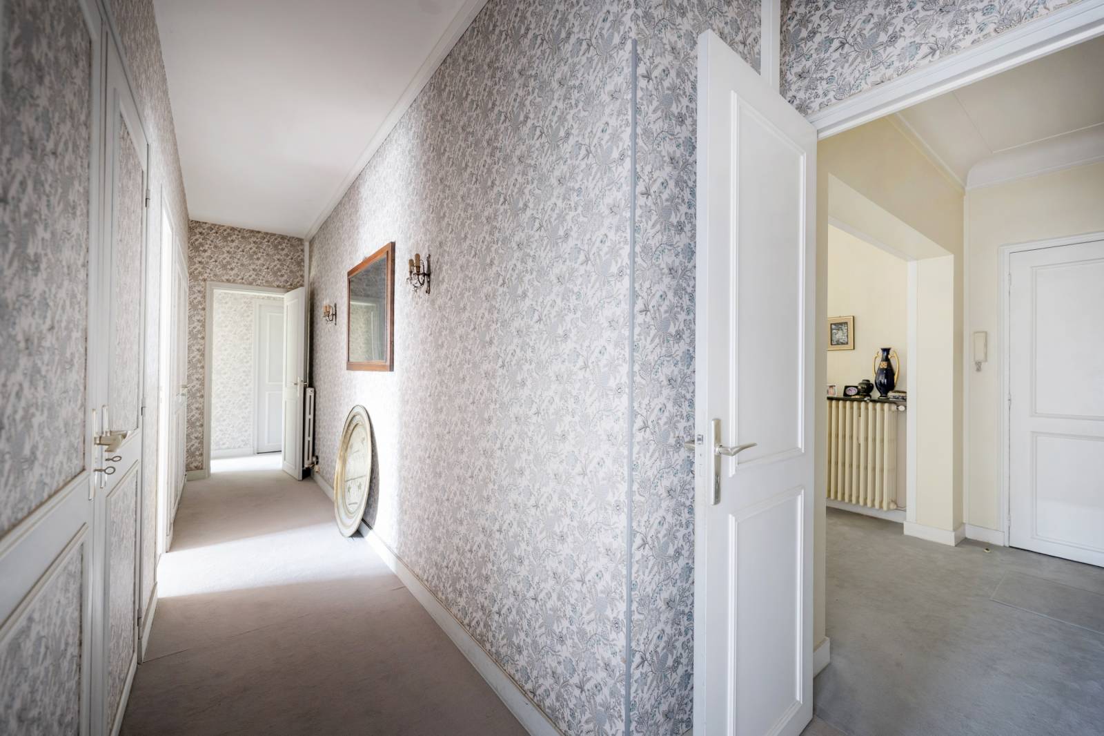 APPARTEMENT A VENDRE 4 CHAMBRES ET GARAGE FERME DANS PARC ARBORE BORDEAUX CROIX BLANCHE 