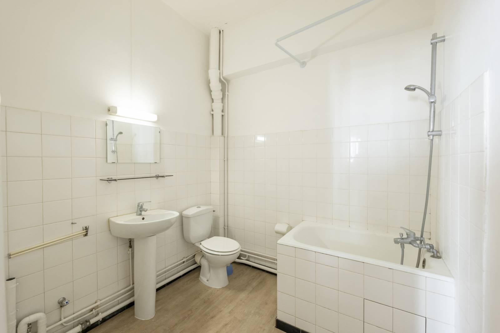 Grand une pièce Bordeaux Saint -Seurin 34m² 2ème étage