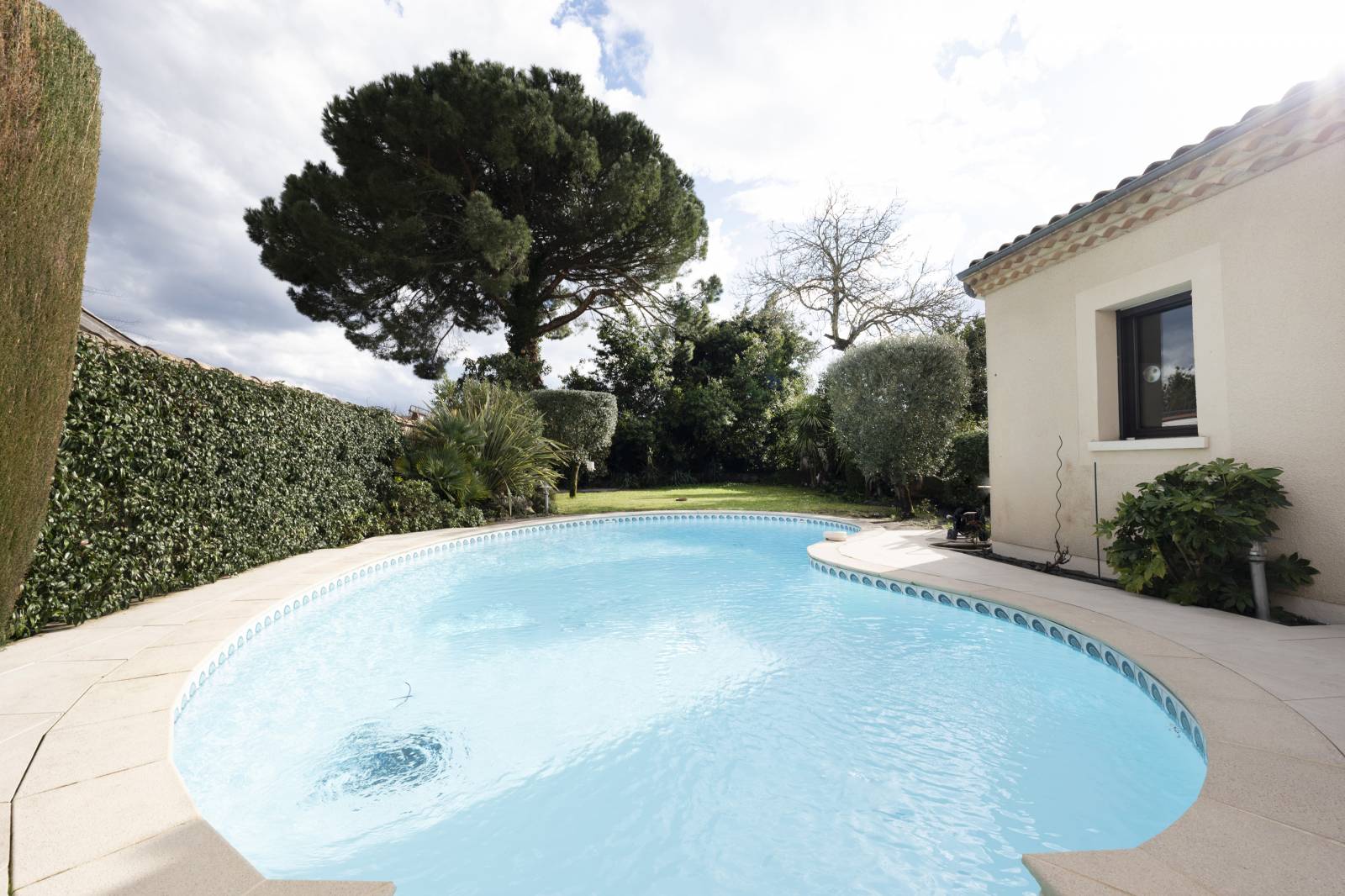 Bordeaux jardin, garage, terrain sans vis à vis