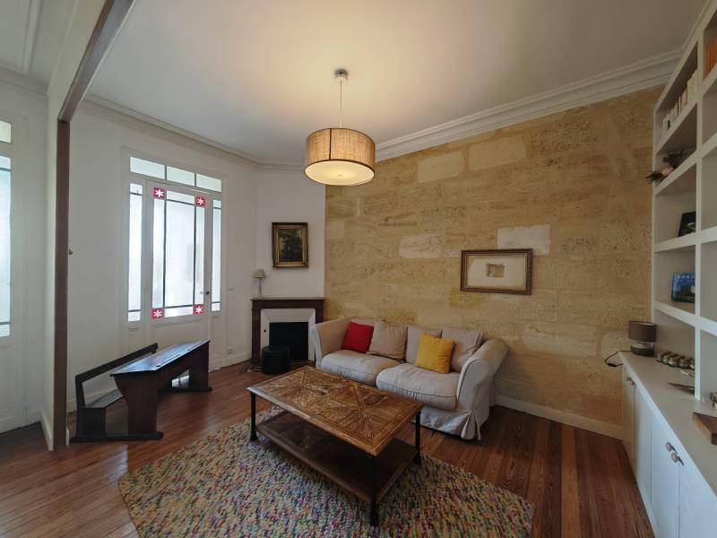 BORDEAUX JUDAIQUE APPARTEMENT EN PIERRE BORDELAISE 3 CHAMBRES