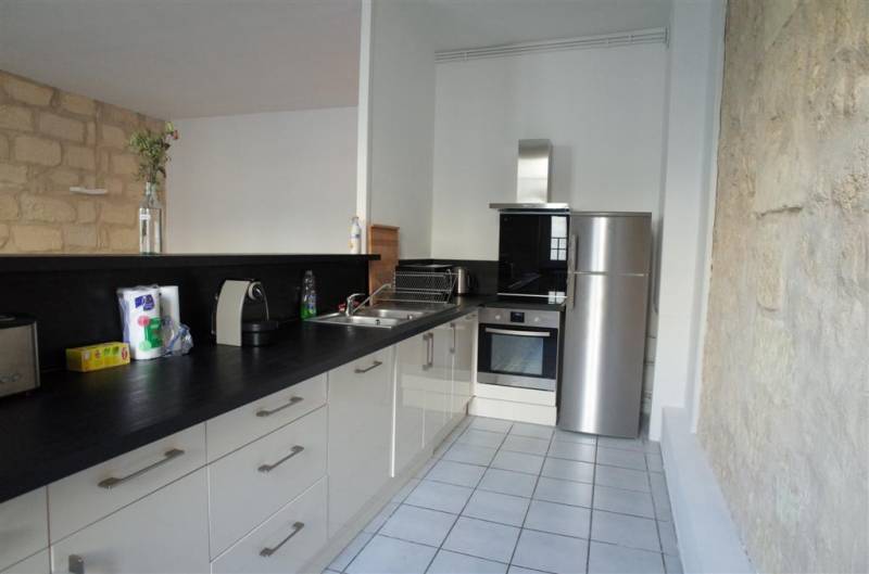 A louer appartement meublé avec cuisine américaine aménagée et équipée