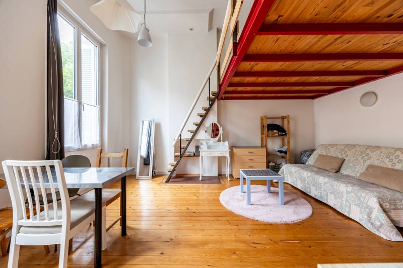 STUDIO ST SEURIN IMMEUBLE PIERRE