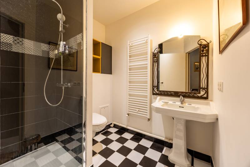 APPARTEMENT 1ER ETAGE CHARTRONS 