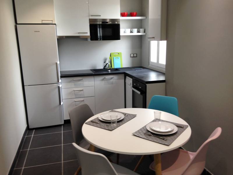 A LOUER MEUBLE BORDEAUX TROIS PIECES