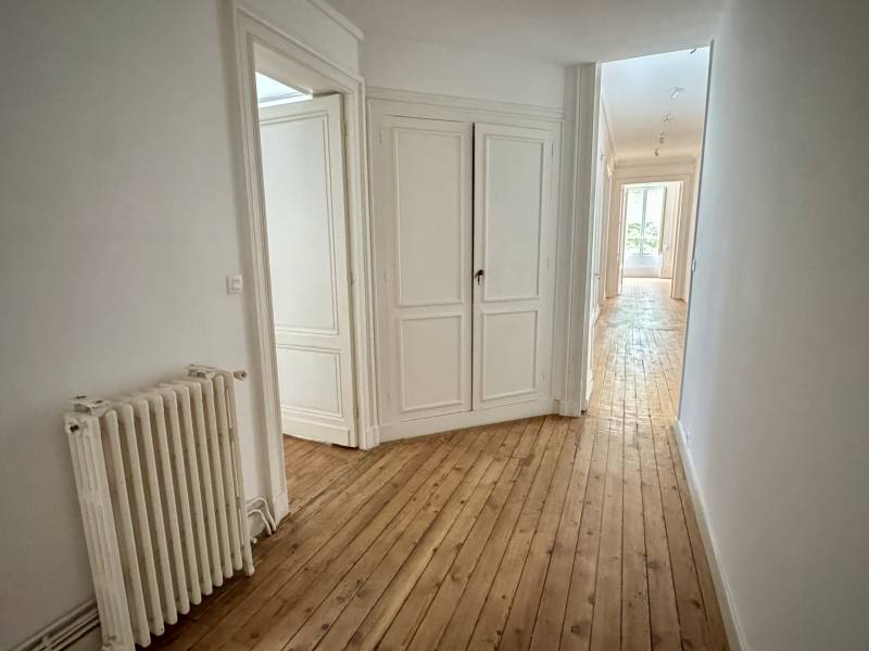 BORDEAUX QUINCONCES – APPARTEMENT DE PRESTIGE 170 m² (Bail civil ou professionnel)