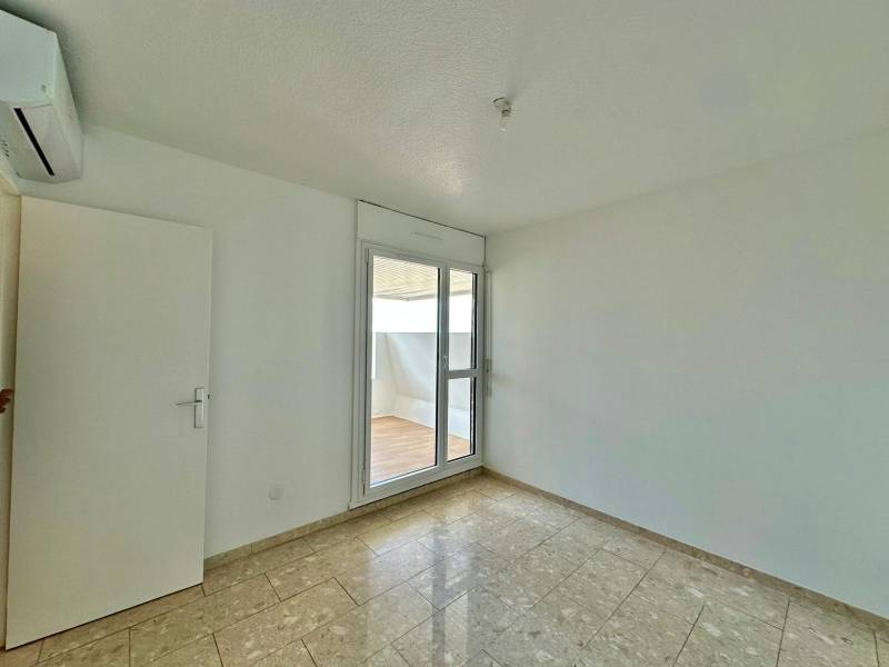 Location T3 Bordeaux Mériadeck – Appartement lumineux avec loggia et bureau