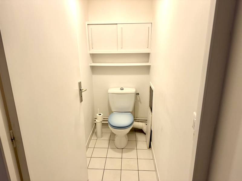 Location Grand T4 Bordeaux – Appartement lumineux avec terrasse, parking, cave et ascenseur