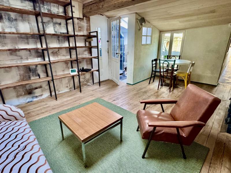 Appartement  T2-Bis - meublé de 53 m² avec poêle à bois et deux salles d’eau à louer à Bordeaux