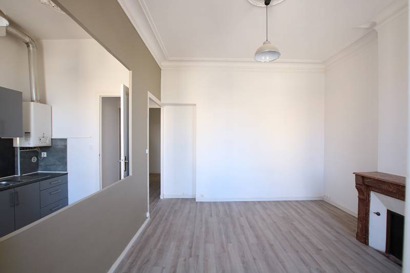 A VENDRE APPARTEMENT BORDELAIS AVEC DU CHARME