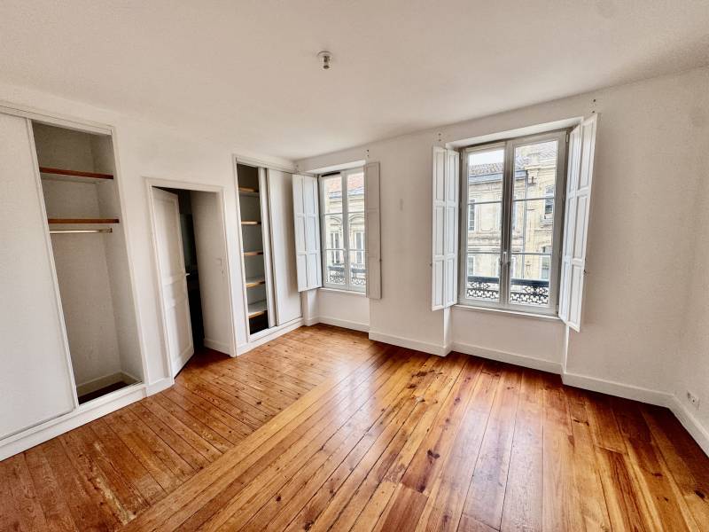 Appartement duplex 4 pièces au dernier étage – Bordeaux Croix Blanche