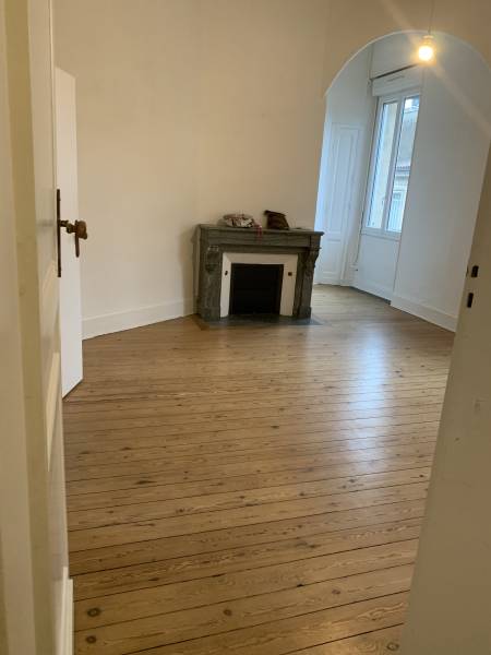 Appartement T3 de charme à louer à Bordeaux centre – Place Gambetta – Parking