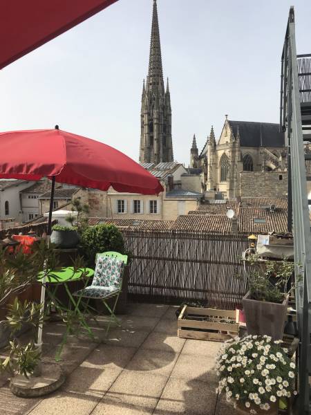 ACHAT APPARTEMENT BORDEAUX CENTRE AVEC GRANDE TERRASSE ET VUE