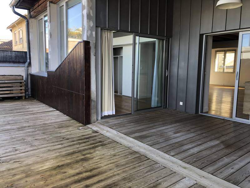 MAISON A LOUER LUMINEUSE