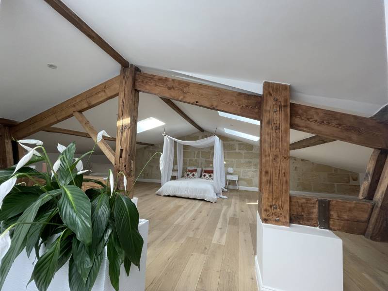 Maison de standing, entièrement rénovée, 4 chambres, un souplex aménagé, jardin, quartier Croix Blanche