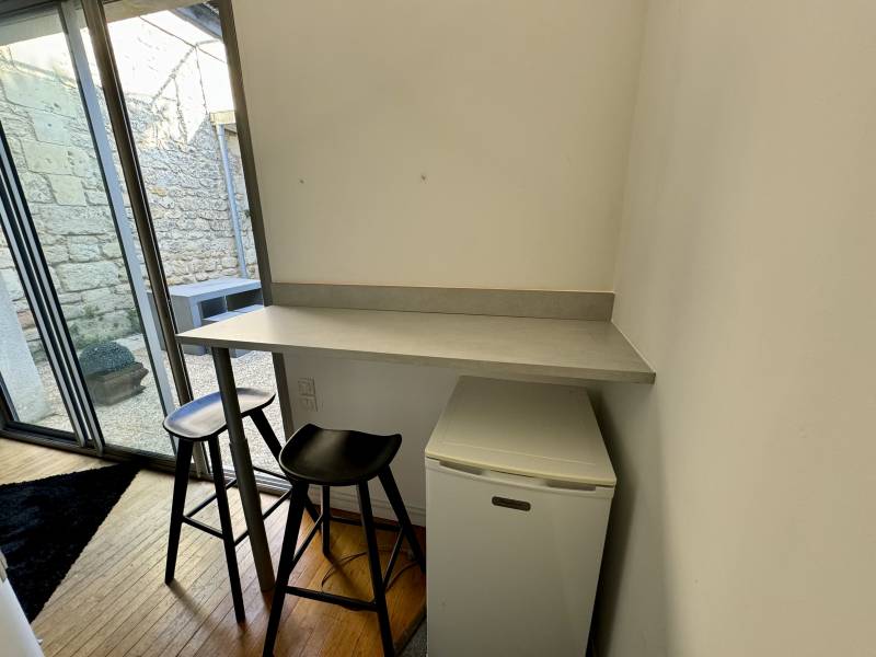 T1 Meublé FONDAUDEGE St SEURIN-FONDAUDEGE TERRASSE