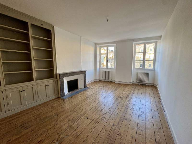 Superbe 3 pièces rénové, au cœur du Palais Gallien