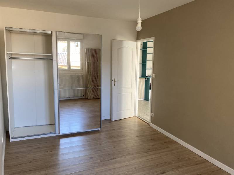 A LOUER APPARTEMENT T2 TERRASSE BORDEAUX - CHARTRONS 