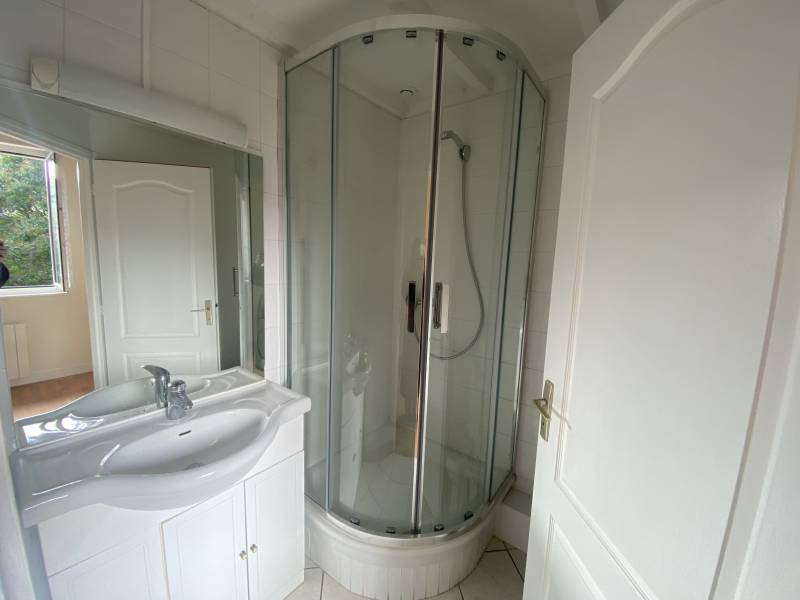 A LOUER APPARTEMENT T2 BORDEAUX - SAINT SEURIN 