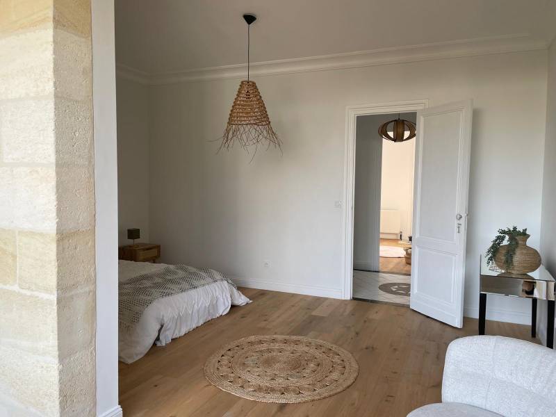 Maison de standing, entièrement rénovée, 4 chambres, un souplex aménagé, jardin, quartier Croix Blanche