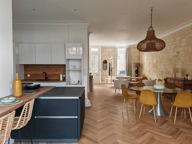 Maison de standing, entièrement rénovée, 4 chambres, un souplex aménagé, jardin, quartier Croix Blanche