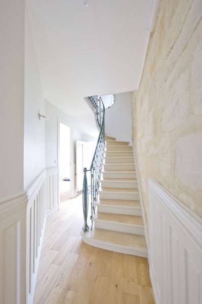 MAISON ATYPIQUE A VENDRE AVEC DES PRESTATIONS ANCIENNES