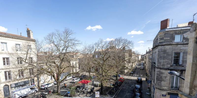 BASILIQUE ST SEURIN DERNIER ETAGE