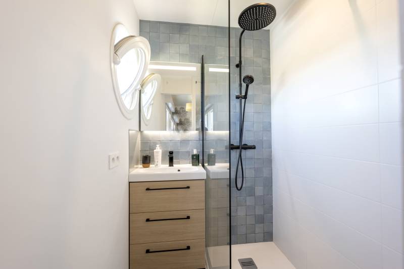 MAISON EN PIERRE AVEC JARDIN ET PISCINE