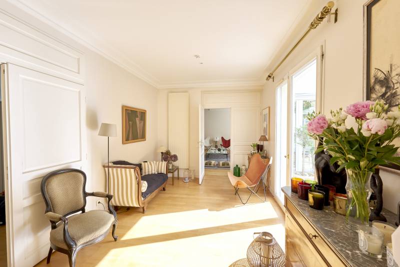 GRANDE MAISON A VENDRE AVEC JARDIN LUMINEUX