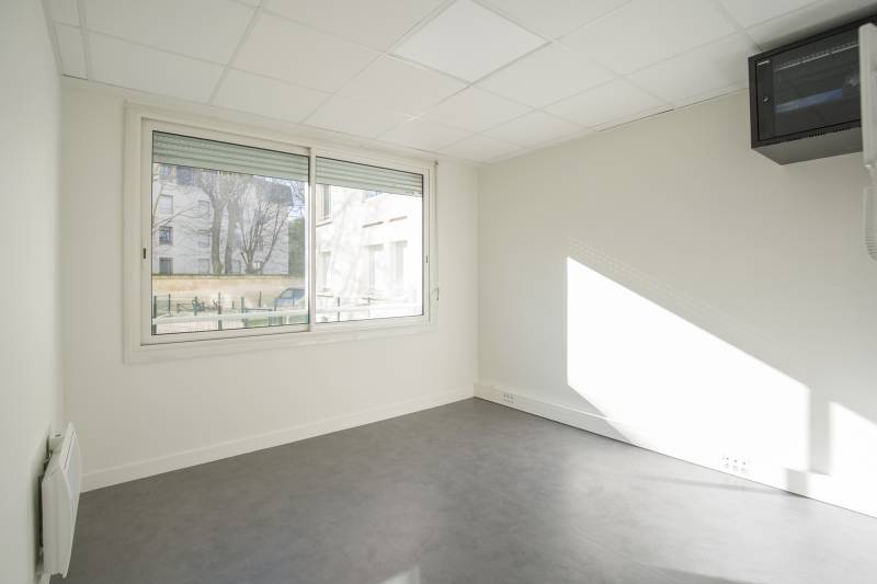 LOCATION BUREAUX – 39 m² – BORDEAUX SAINT-SEURIN