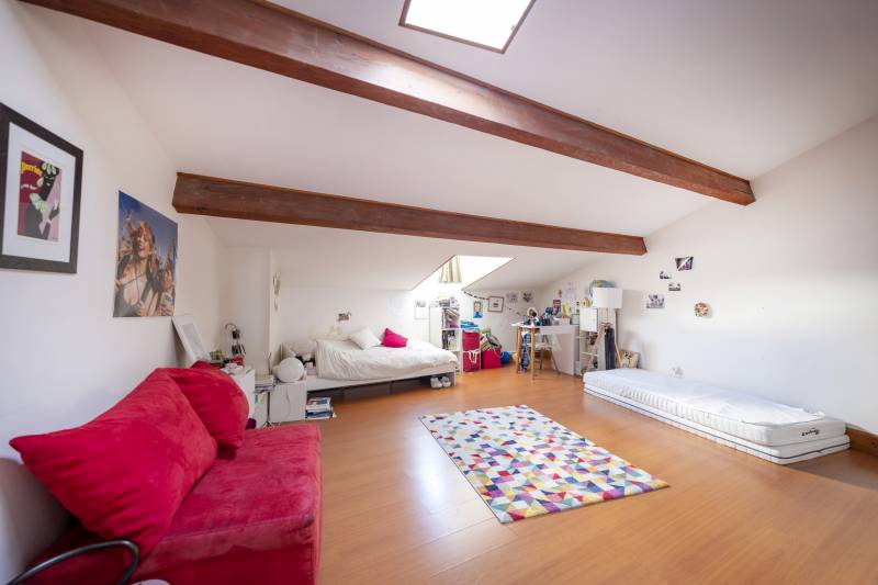<h7> MAISON AVEC 4 CHAMBRES JARDIN BORDEAUX SAINT SEURIN  </h7>
