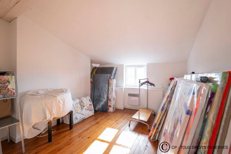 APPARTEMENT EN DUPLEX QUARTIER HISTORIQUE DE BORDEAUX 3 CHAMBRES ET UN BUREAU