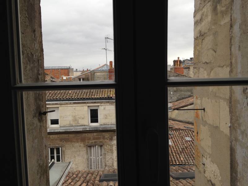 A LOUER MEUBLE BORDEAUX AVEC VUE SUR LES TOITS