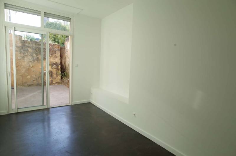 A louer dans quartier calme, Maison contemporaine 3 chambres cour extérieur