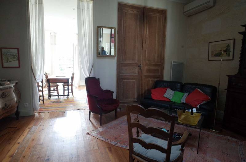 MAISON A LOUER MEUBLEE AVEC TERRASSE EXPOSEE SUD