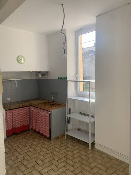 APPARTEMENT A LOUER AVEC TROIS PIECES