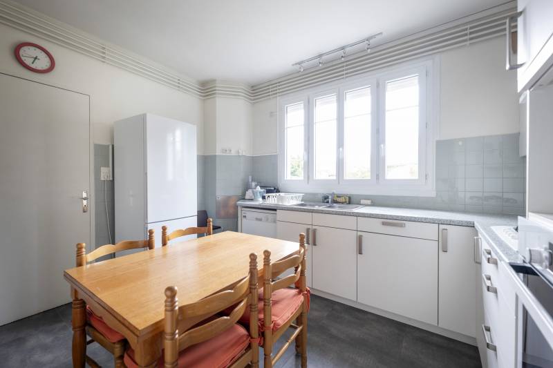 Bordeaux croix blanche avec gardien