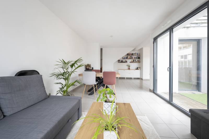 A VENDRE BORDEAUX APPARTEMENT 4 PIECES PARKING CAVE