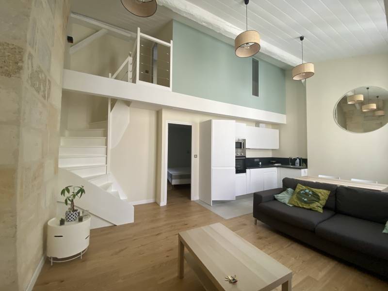 appartement à louer grande pièce à vivre à Bordeaux