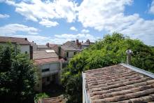 APPARTEMENT AU DERNIER ETAGE IMMEUBLE EN PIERRE