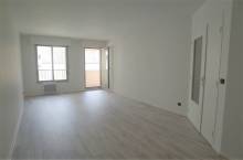 APPARTEMENT A LOUER DE QUATRE PIECES AVEC BALCON