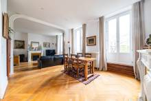 APPARTEMENT DANS IMMEUBLE EN PIERRE 