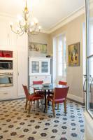 A VENDRE MAISON EN PIERRE 5 CHAMBRES JARDIN DE VILLE ET A L'ETAGE BELLE TERRASSE VUE SUR LES JARDINS