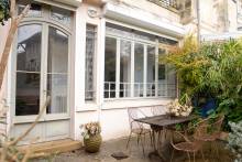 A VENDRE MAISON EN PIERRE 5 CHAMBRES JARDIN DE VILLE ET A L'ETAGE BELLE TERRASSE VUE SUR LES JARDINS