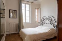 A VENDRE MAISON EN PIERRE 5 CHAMBRES JARDIN DE VILLE ET A L'ETAGE BELLE TERRASSE VUE SUR LES JARDINS