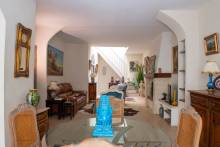 A VENDRE BORDEAUX ENTRE GAMBETTA ET FONDAUDEGE MAISON AVEC GARAGE DANS UNE RUE CALME