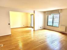 Location Grand T4 Bordeaux – Appartement lumineux avec terrasse, parking, cave et ascenseur