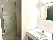 Location Grand T4 Bordeaux – Appartement lumineux avec terrasse, parking, cave et ascenseur